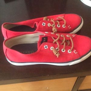 Size 9 Women’s sperrys!!